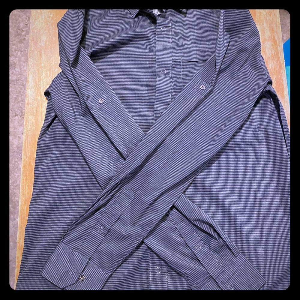 NWOT! SWISS TECH button down shirt